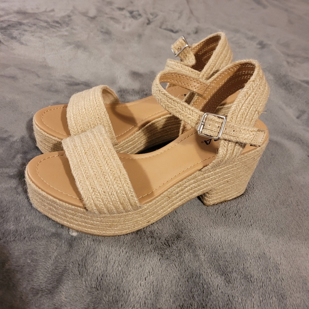 Soda platform shoes